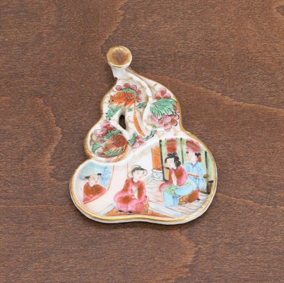 Lot 231 - A Chinese Canton famille rose brush lick