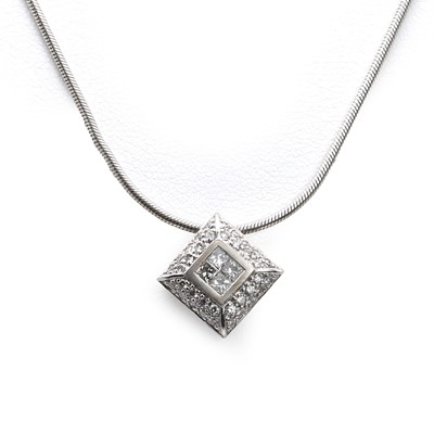 Lot 97 - An 18ct white gold diamond pendant and chain