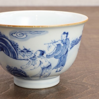 Lot 40 - A Chinese blue and white tea bowl