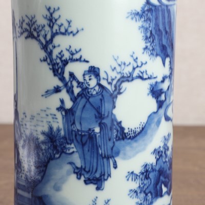 Lot 27 - A Chinee blue and white brush pot