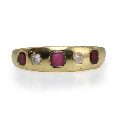 Lot 23 - A ruby and diamond ring