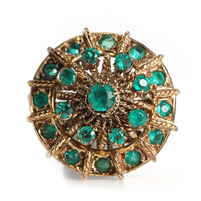 Lot 223 - A Thai princess ring