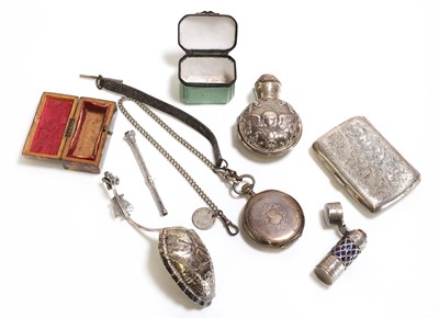 Lot 59 - A collection of silver items