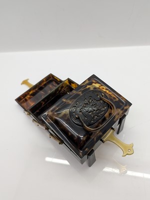 Lot 274 - A tortoiseshell cantilever box