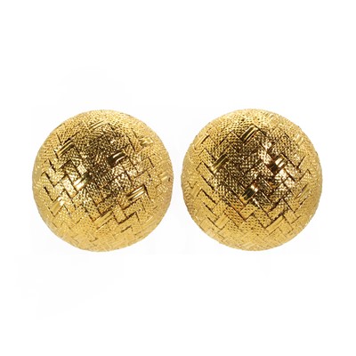 Lot 97 - A pair of 18ct carat gold basket weave design earrings, by Garrard & Co.