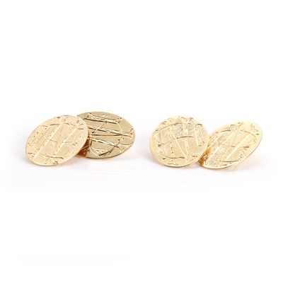 Lot 494 - A pair of gold cufflinks