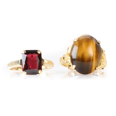 Lot 300 - Two single stone gemstone rings