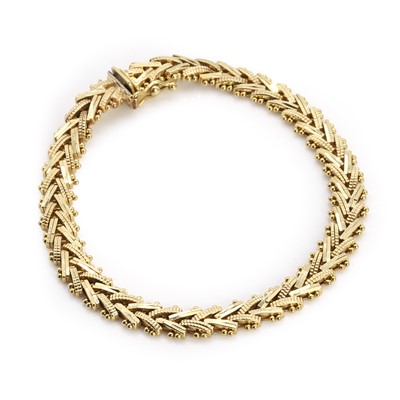 Lot 158 - A 14ct gold bracelet