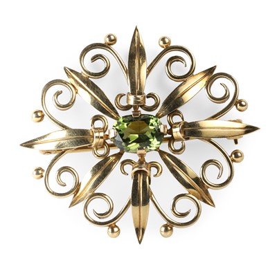 Lot 57 - A vintage gold gem set brooch