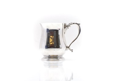 Lot 39 - A Mappin & Webb silver mug