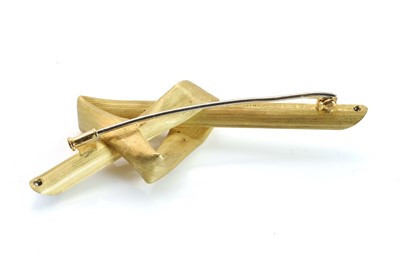 Lot 108 - An 18ct gold and diamond brooch, by Andrew Grima, c.1990's