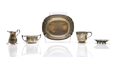 Lot 9 - A collection of silver items