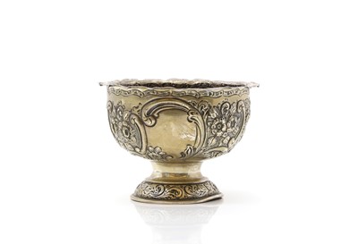 Lot 51 - A silver bowl