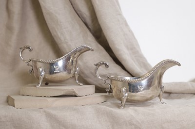 Lot 499 - A pair of silver sauce boats