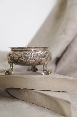 Lot 42 - A pair of silver cauldron salts