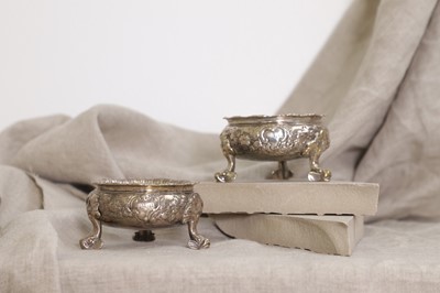 Lot 42 - A pair of silver cauldron salts