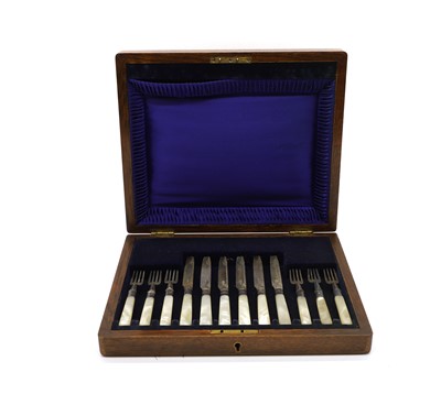 Lot 25 - A cased set of mother of pearl fruit knives and forks