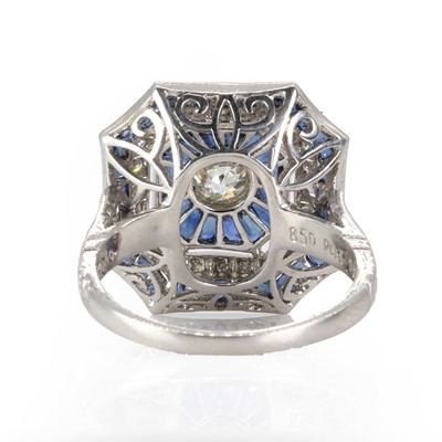 Lot 141 - An Art Deco style sapphire and diamond target cluster ring