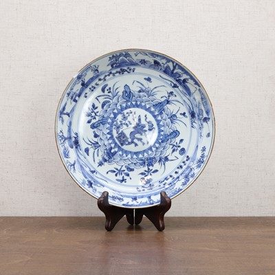 Lot 226 - A Chinese blue and white plate