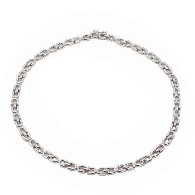 Lot 145 - An 18ct white gold collar necklace