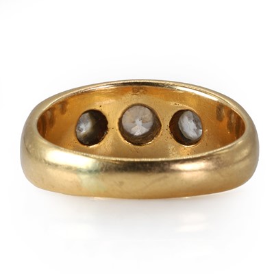 Lot 37 - An early 20th-century 18ct gold three stone diamond ring