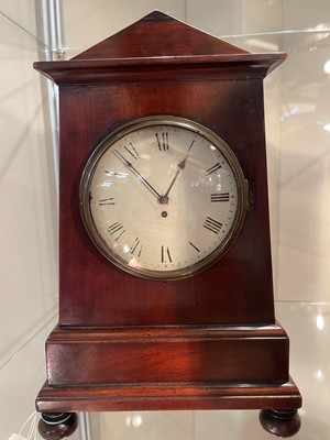 Lot 279 - A Regency mahogany mantel clock