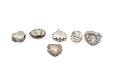 Lot 87 - A group of silver pill boxes