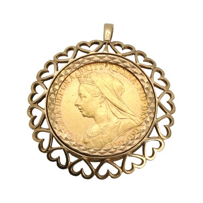 Lot 502 - A Victorian sovereign pendant