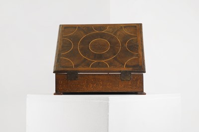 Lot 464 - A William and Mary oyster-veneered olivewood lace box