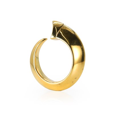 Lot 241 - A silver gilt 'Tusk' ring, by Shaun Leane