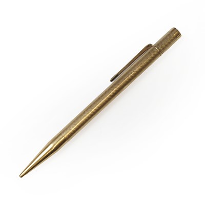 Lot 485 - A 9ct gold propelling pencil