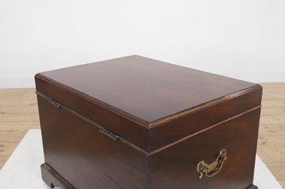 Lot 449 - A George III mahogany cellaret