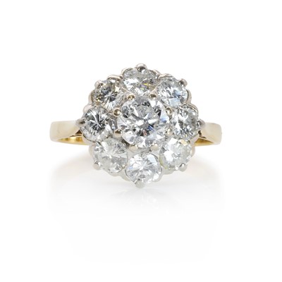 Lot 174 - A diamond floral cluster ring