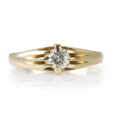 Lot 106 - A single stone diamond ring