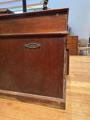 Lot 88 - A large George III mahogany library desk