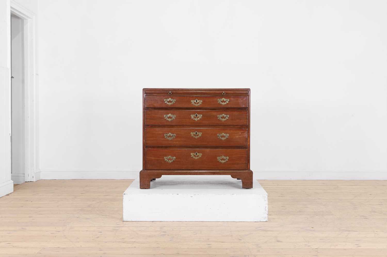 Lot 413 - A George III mahogany caddy-top bachelor's chest