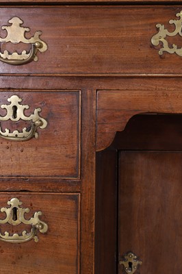 Lot 371 - A George III mahogany kneehole desk