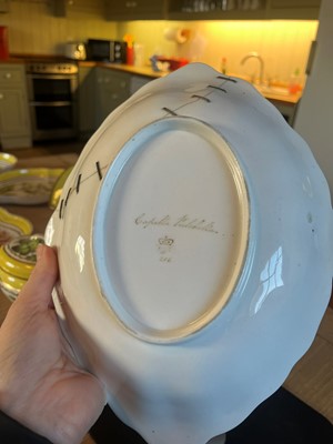 Lot 102 - A Derby porcelain botanical dessert service
