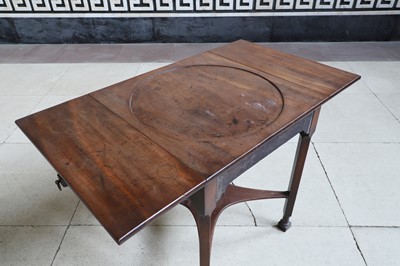 Lot 92 - A George III mahogany Pembroke table