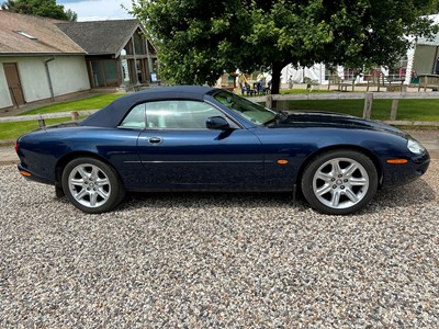 Lot 54 - 1998 Jaguar XK8 Roadster