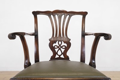 Lot 424 - A set of eight George III mahogany dining chairs