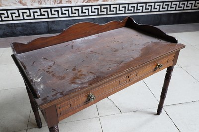 Lot 90 - A Regency mahogany washstand