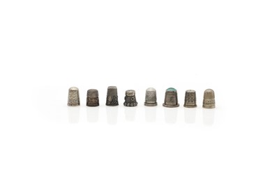 Lot 86 - A large collection of silver thimbles