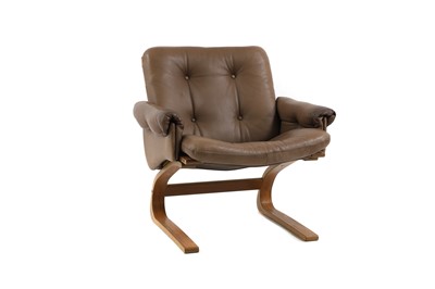 Lot 482 - A Norwegian 'Kengu' teak lounge chair