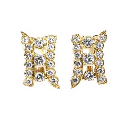 Lot 199 - A pair of 18ct gold diamond clip on earrings