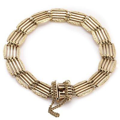 Lot 461 - A 9ct gold five bar gate bracelet