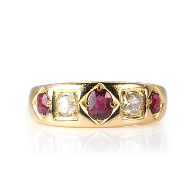 Lot 22 - A late Victorian 18ct gold ruby and diamond ring