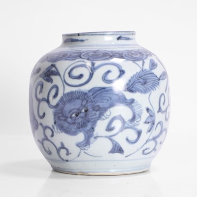 Lot 423 - A Chinese blue and white jar