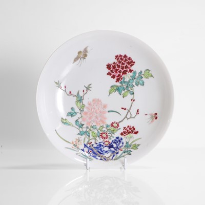 Lot 329 - A Chinese famille rose plate