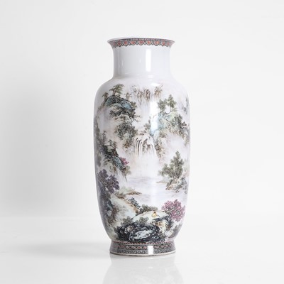 Lot 131 - A Chinese porcelain vase